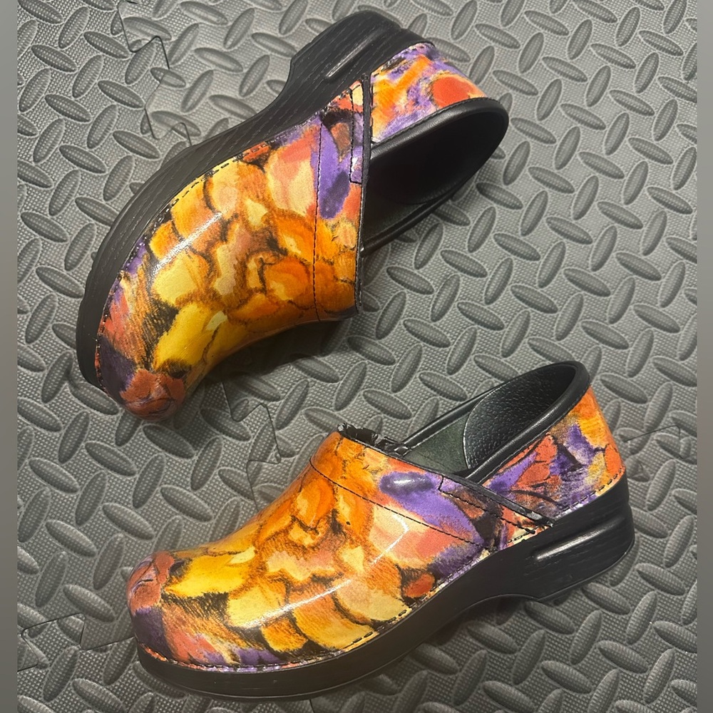 Women’s Dansko Professional Floral Pattern Y2K Casual Slides Clogs
